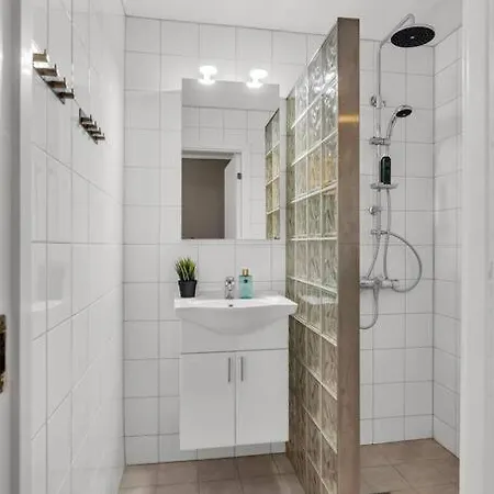 Flott Og Sentral Moderne Leilighet Pa 2 Etasjer شقة