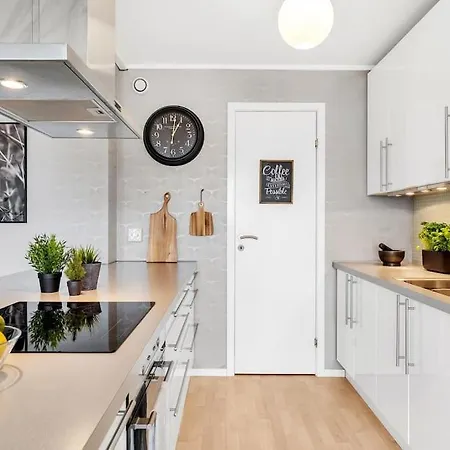 Apartment Flott Og Sentral Moderne Leilighet Pa 2 Etasjer *