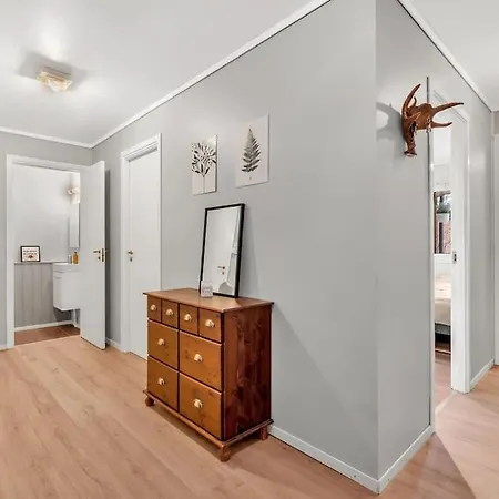 Apartment Flott Og Sentral Moderne Leilighet Pa 2 Etasjer