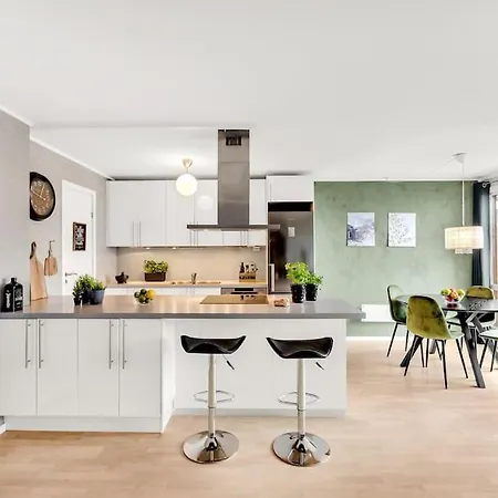 Apartment Flott Og Sentral Moderne Leilighet Pa 2 Etasjer