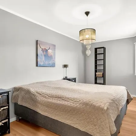 Flott Og Sentral Moderne Leilighet Pa 2 Etasjer Apartment Tromso