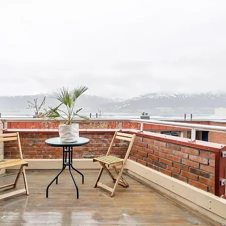 شقة Flott Og Sentral Moderne Leilighet Pa 2 Etasjer *