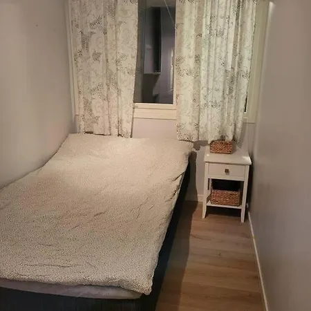Flott Og Sentral Moderne Leilighet Pa 2 Etasjer شقة *