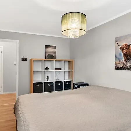 Flott Og Sentral Moderne Leilighet Pa 2 Etasjer شقة